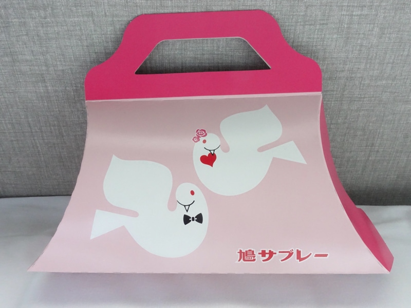 鳩サブレーのパッケージ