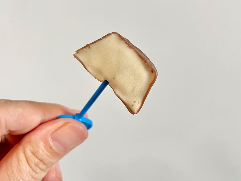 ピノ香り華やぐミルクティーの断面図